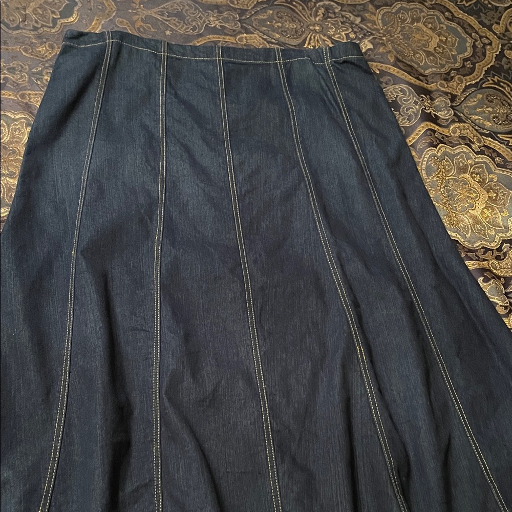 Ladies denim skirt
